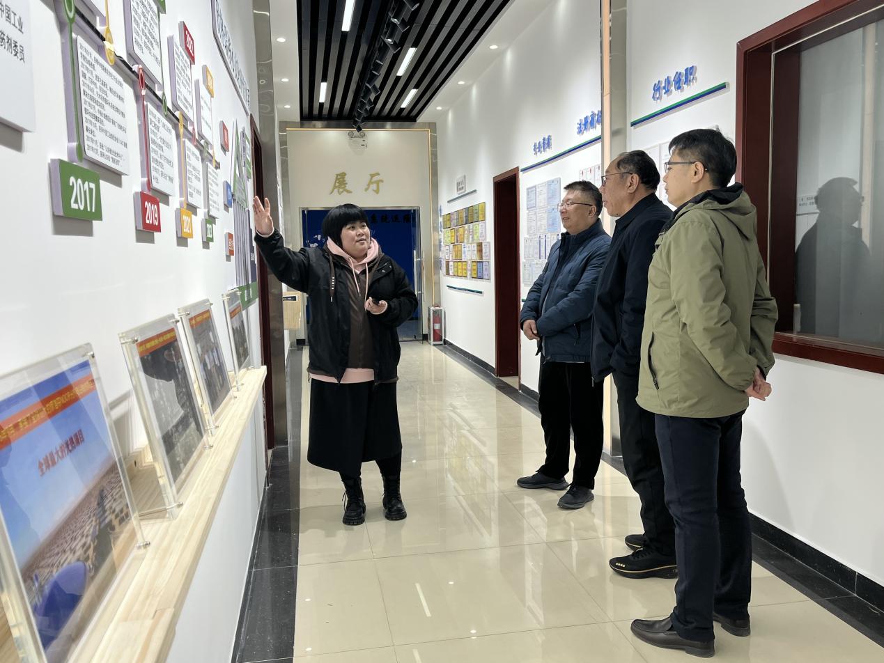 青島科技大學孫立軍書記、劉炳成教授一行蒞臨欣格瑞交流指導